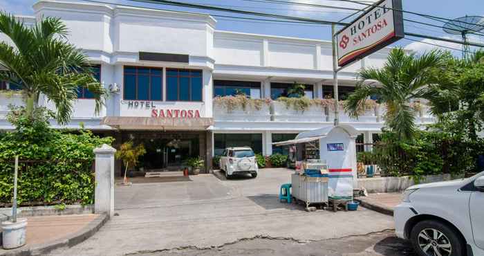 Luar Bangunan Hotel Santosa