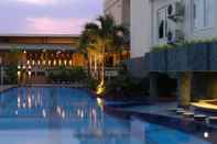 Kolam Renang Asia Hotel Solo