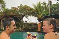 Hồ bơi De Munut Balinese Resort & Spa
