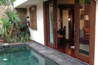 Kolam Renang D'Abode Villa