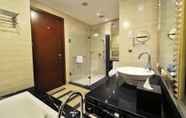 In-room Bathroom 7 Gumaya Tower Hotel Semarang