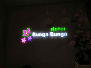 ภายนอกอาคาร 4 Hotel Bunga Bunga