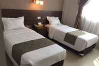 Bedroom Bunda Hotel Padang - Halal Hotel