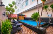 Swimming Pool 5 Daima Hotel Padang