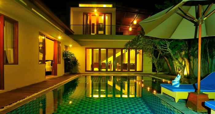 Kolam Renang Travis Villa