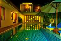 Kolam Renang Travis Villa