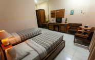 Kamar Tidur 6 Nikita Hotel Bukittinggi