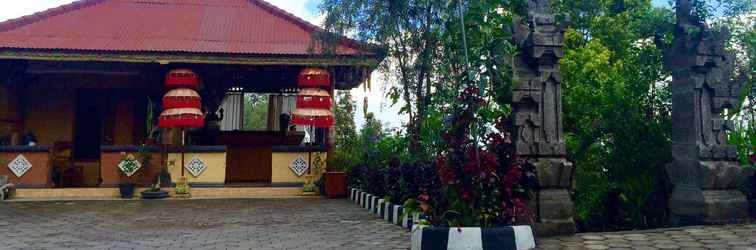 Lobi Arya Utama Garden Villa