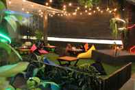 Bar, Cafe and Lounge Hotel Wisata Baru