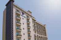 Bên ngoài P Hotel