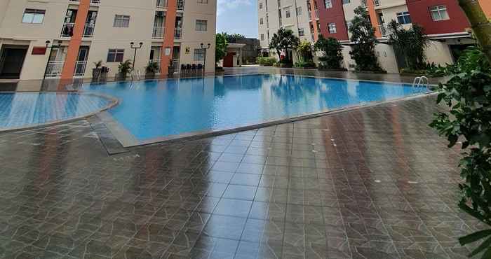 Swimming Pool Gunawangsa Manyar Hotel Surabaya