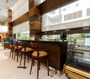 Bar, Kafe, dan Lounge 4 Hotel Menara Bahtera		