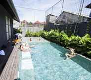 Swimming Pool 6 M Boutique Hostel Seminyak