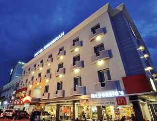 Bên ngoài 2 Hotel Anugerah