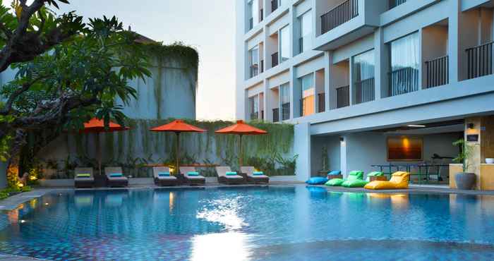 Swimming Pool Horison Legian