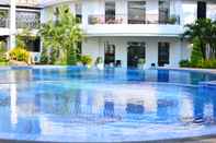 Swimming Pool The Sun Hotel Sidoarjo
