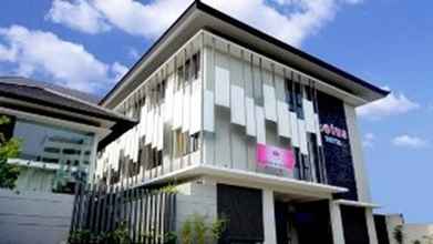 Bên ngoài 4 Hotel Lotus Cirebon