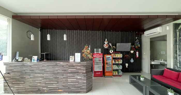 Lobby Hotel Lotus Cirebon