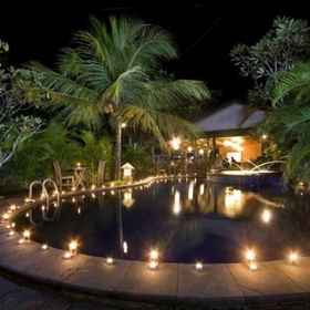 Pool at Nite1Nyiur Indah Beach Hotel,西海岸飯店