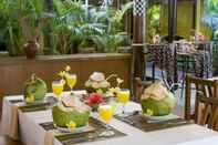 ร้านอาหาร Nyiur Indah Beach Hotel