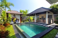 Kolam Renang Agata Villas