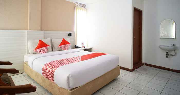 Kamar Tidur COLLECTION O 2885 Hemra Hotel