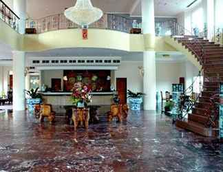 Lobby 2 Grand Tiga Mustika Hotel