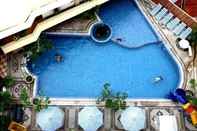 Swimming Pool Grand Tiga Mustika Hotel