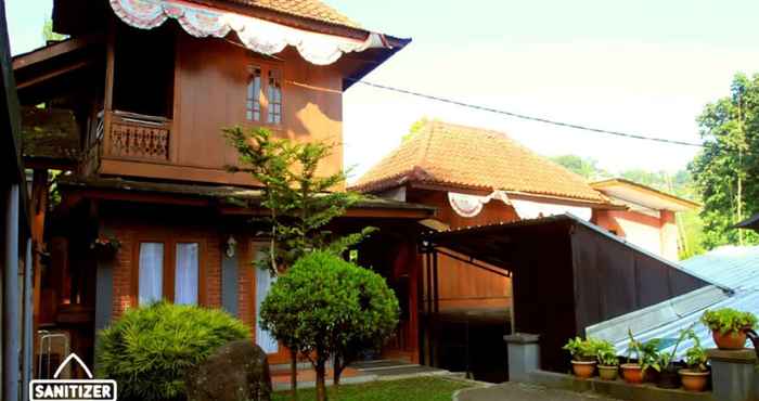 Exterior Bantal Guling Villa