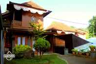 Exterior Bantal Guling Villa