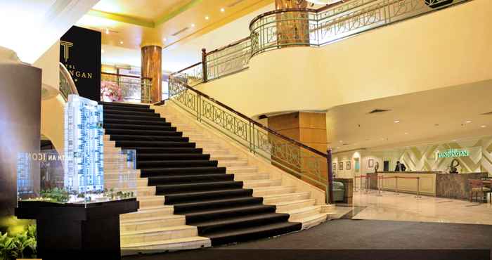 Lobby Tunjungan Hotel Surabaya