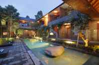 Swimming Pool Mangosteen Hotel & Villa Ubud