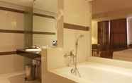 In-room Bathroom 6 H Boutique Hotel Jogjakarta