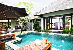 Swimming Pool 6 The Sanyas Suite