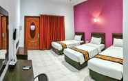 Kamar Tidur 2 Riez Palace Hotel