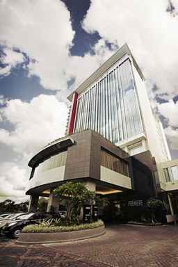 The Premiere Hotel Pekanbaru, SGD 287
