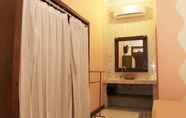 Toilet Kamar 7 Hotel 1001 Malam