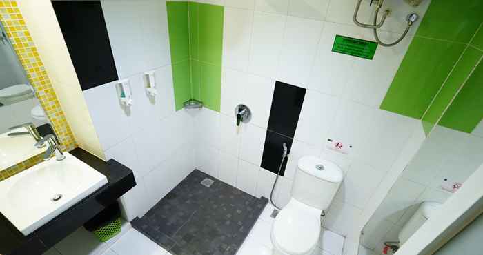 ห้องน้ำภายในห้อง Save Hotel Banjarmasin