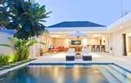 สระว่ายน้ำ 3 Villa Bugis Seminyak