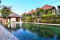 สระว่ายน้ำ Sayang Sanur Terrace House