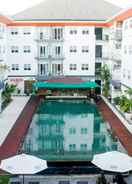 SWIMMING_POOL HARRIS Hotel & Residences Riverview Kuta - Bali (Associated HARRIS)