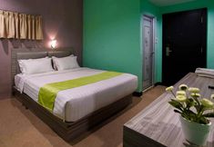 Bedroom 5 Greenland Hotel Batam