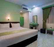 Bedroom 5 Greenland Hotel Batam