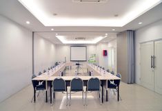 Functional Hall 4 POP! Hotel Tebet		