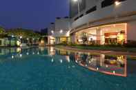 Swimming Pool Harris Tebet Jakarta