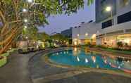 Swimming Pool 3 Harris Tebet Jakarta