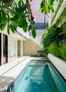 SWIMMING_POOL Dannys Homestay Legian