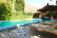 Swimming Pool Ayu Beach Inn