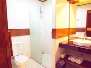 Toilet Kamar 4 Villa Bunga Hotel & Spa