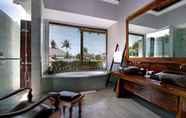 In-room Bathroom 4 The Akasha Luxury Villas